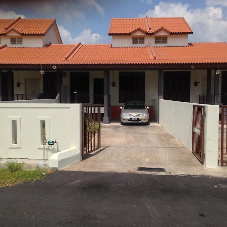 Teratakmuslim H'H Villa Malacca Eksteriør bilde