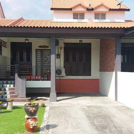 Teratakmuslim H'H Villa Malacca Eksteriør bilde