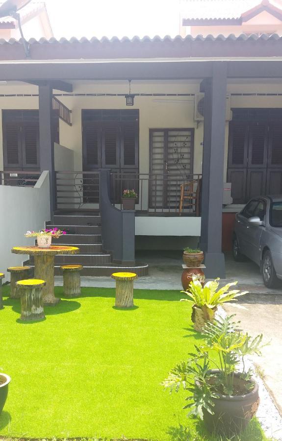 Teratakmuslim H'H Villa Malacca Eksteriør bilde